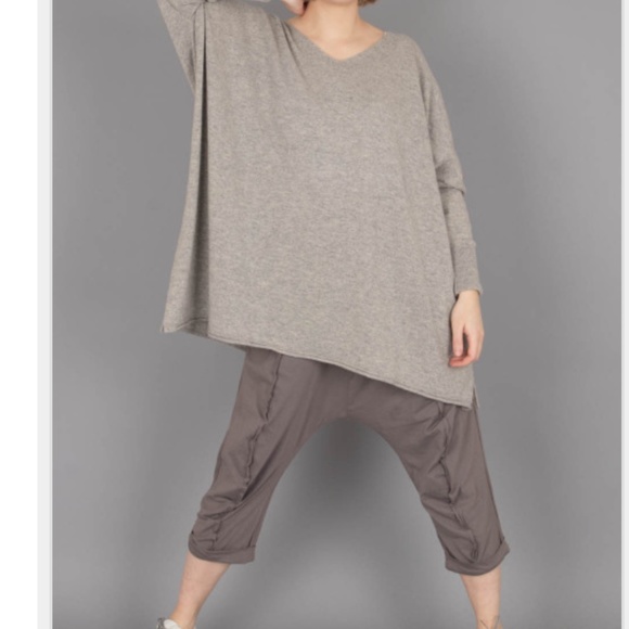 Capra Studio Super Oversized Black Cashmere Sweater NWT - Picture 12 of 13